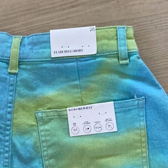 WeWoreWhat Flare Bell Short, size 26, NWT, Yellow/Green tie dye - Picture 6 of 7